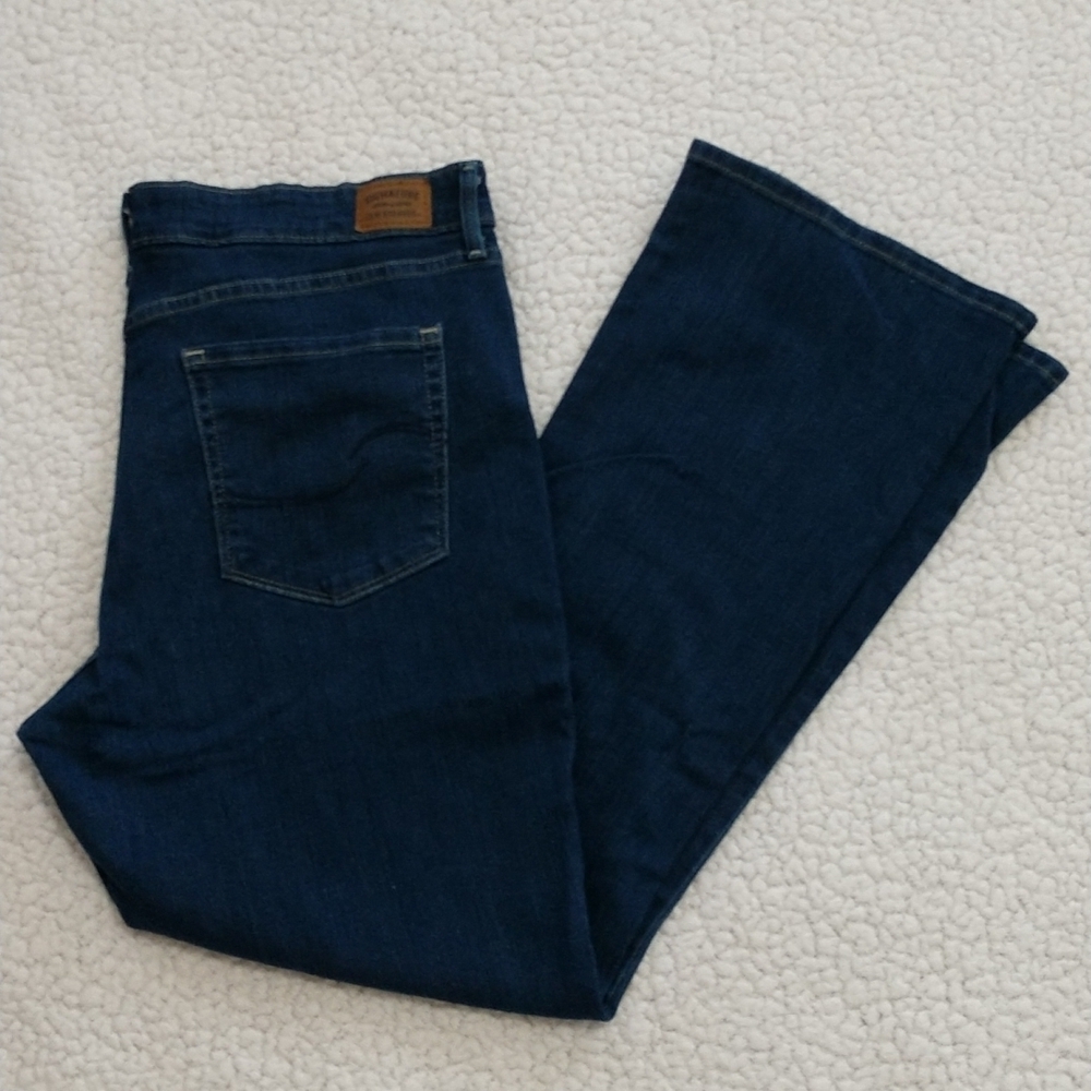 Signature by Levi Strauss Mid Rise Boot Cut Jeans Size 16S